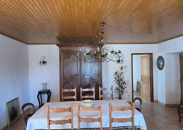 Des Rosiers Nyaraló *